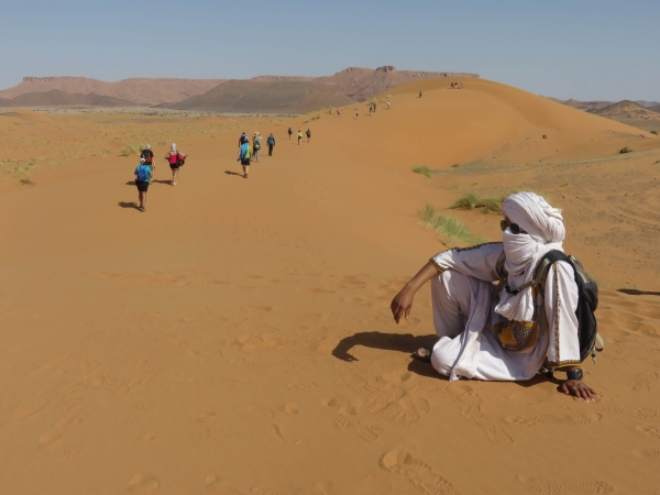 Trekking por el desierto del Sahara