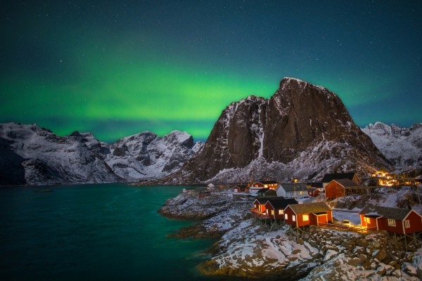 Noruega by Himba, Auroras Boreales & Mercados Navideños 2025